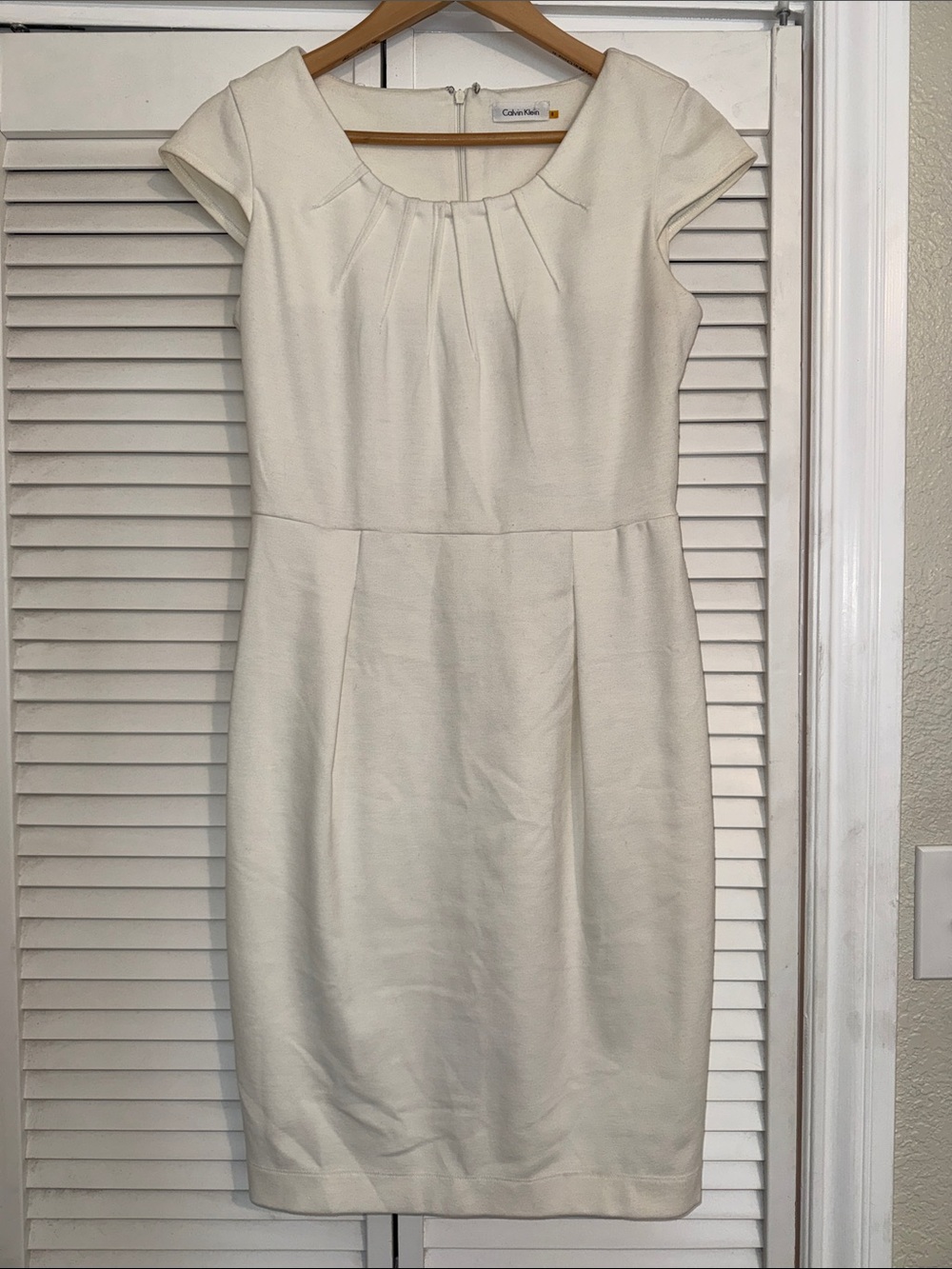 Calvin Klein Eggshell Cream Cap-Sleeve Pleated Neck Sheath Dress - 8